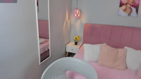 Scarlet  online show from 02-05-25, 04:59