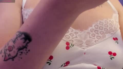 Snapshot of scarletgv chatting on 03-19-26, 05:33 Scarlet online show from 03-19-26, 05:33