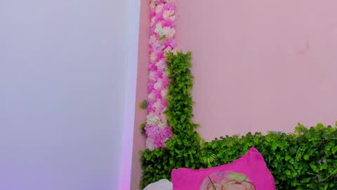 Snapshot of scarleth_blonde chatting on 02-26-25, 02:04 SCARLETH online show from 02-26-25, 02:04