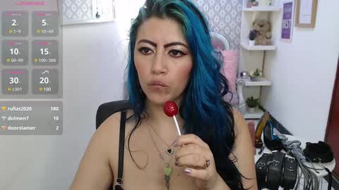 Snapshot of scarleth_bluee chatting on 01-09-25, 09:27 Scarleth online show from 01-09-25, 09:27