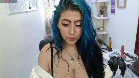 Snapshot of scarleth_bluee chatting on 01-11-25, 07:06 Scarleth online show from 01-11-25, 07:06