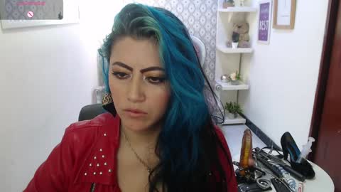 Snapshot of scarleth_bluee chatting on 01-18-25, 10:28 Scarleth online show from 01-18-25, 10:28