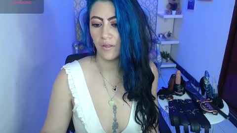 Snapshot of scarleth_bluee chatting on 01-23-25, 09:18 Scarleth online show from 01-23-25, 09:18