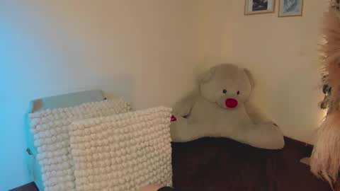 Scarleth... but not Scarleth Johansson. online show from 02-09-25, 02:28