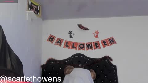 Snapshot of scarleth_owens1 chatting on 10-31-25, 02:01 online show from 10-31-25, 02:01