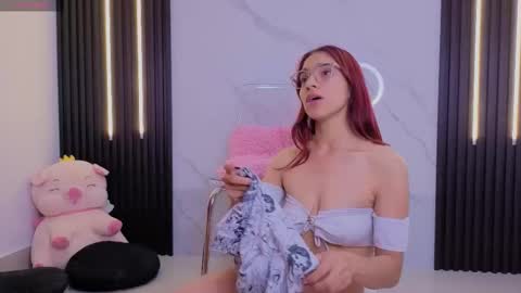 Snapshot of scarleth_red_ chatting on 09-13-25, 12:05 I am Scarleth Check mi profile online show from 09-13-25, 12:05