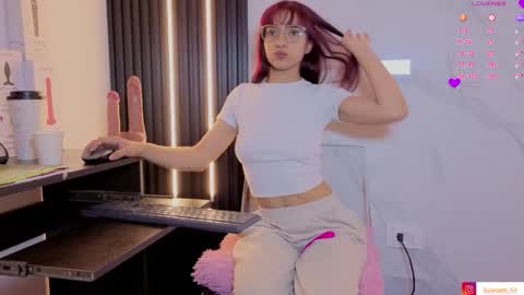 Snapshot of scarleth_red_ chatting on 11-25-25, 12:05 I am Scarleth Check mi profile online show from 11-25-25, 12:05