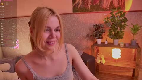 Snapshot of scarletmarney chatting on 05-13-26, 03:20 scarletmarney online show from 05-13-26, 03:20