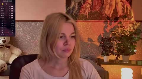 Snapshot of scarletmarney chatting on 05-25-26, 03:29 scarletmarney online show from 05-25-26, 03:29