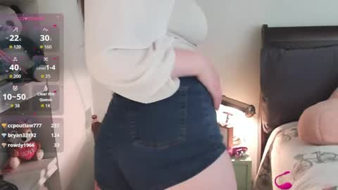 Snapshot of scarletmaroon chatting on 05-25-26, 10:49 ScarletMaroon online show from 05-25-26, 10:49