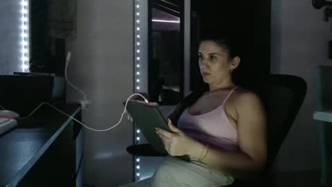 Snapshot of scarletmoons chatting on 03-17-26, 05:33 scarletmoons online show from 03-17-26, 05:33