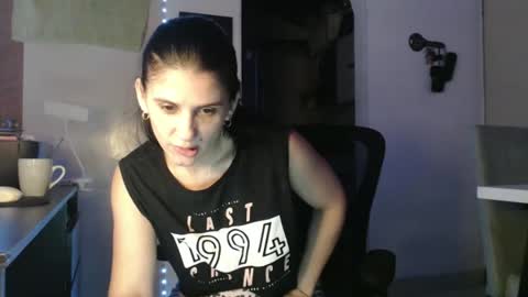 Snapshot of scarletmoons chatting on 03-20-26, 06:51 scarletmoons online show from 03-20-26, 06:51