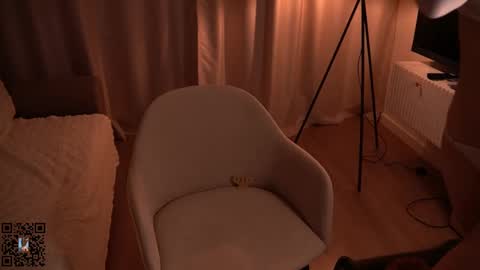 Snapshot of scarletmore chatting on 12-27-24, 02:14 Scarlet online show from 12-27-24, 02:14