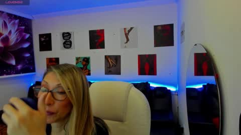 Scarlett online show from 02-25-26, 11:42