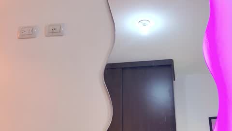 scarlett_099 online show from 09-18-25, 12:18