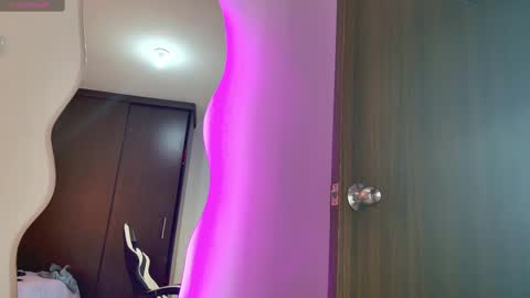 scarlett_099 online show from 09-26-25, 11:47