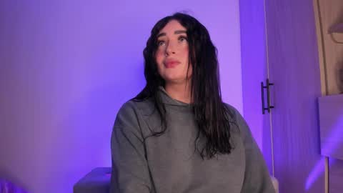 SCARLETT COLLINS online show from 03-24-26, 05:23