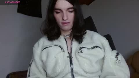 Snapshot of scarlett_crastrawberry chatting on 04-27-26, 07:56 scarlet online show from 04-27-26, 07:56