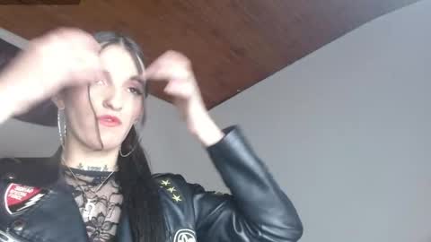 Snapshot of scarlett_crastrawberry chatting on 05-09-26, 12:27 scarlet online show from 05-09-26, 12:27