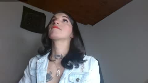 Snapshot of scarlett_crastrawberry chatting on 05-13-26, 02:42 scarlet online show from 05-13-26, 02:42