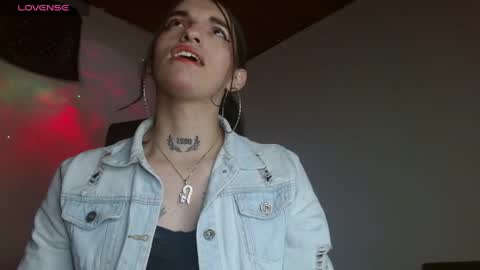 Snapshot of scarlett_crastrawberry chatting on 06-01-26, 01:07 scarlet online show from 06-01-26, 01:07