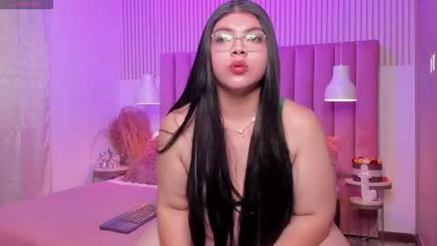 Snapshot of scarlett_dreamss7 chatting on 07-12-26, 11:34 Scarlett online show from 07-12-26, 11:34