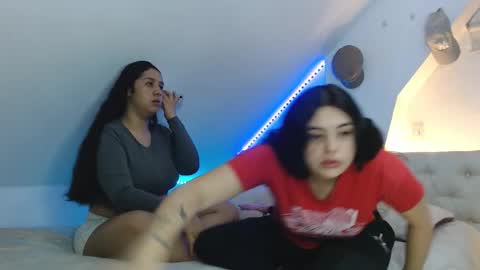 Snapshot of scarlett_evance chatting on 10-17-25, 09:45 Scarlett and Jazmin online show from 10-17-25, 09:45