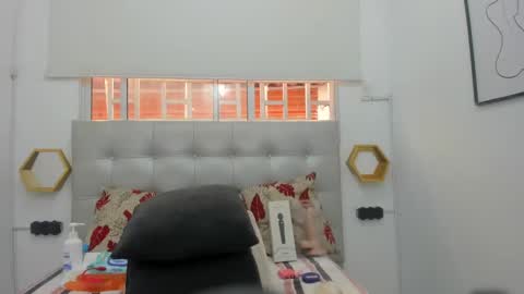 scarlett_fox20 online show from 10-03-25, 12:57