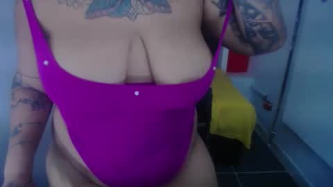 Snapshot of scarlett_keaty chatting on 02-07-25, 06:56 scarlett online show from 02-07-25, 06:56