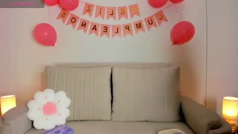 Snapshot of scarlett_lewis2 chatting on 07-12-26, 05:42 SweetScarlett online show from 07-12-26, 05:42