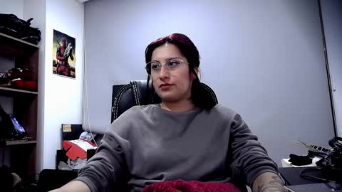 Snapshot of scarlett_sen chatting on 04-28-26, 02:44 Mistress Scarlett online show from 04-28-26, 02:44