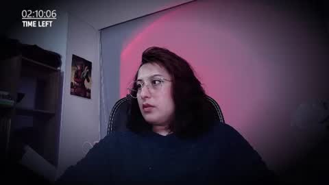Snapshot of scarlett_sen chatting on 07-22-26, 03:15 Mistress Scarlett online show from 07-22-26, 03:15
