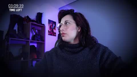 Snapshot of scarlett_sen chatting on 07-30-26, 01:21 Mistress Scarlett online show from 07-30-26, 01:21