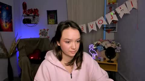 Snapshot of scarlett_silence_ chatting on 02-13-26, 07:15 Scarlett online show from 02-13-26, 07:15