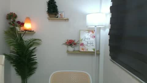 Snapshot of scarlett_sofia69 chatting on 10-04-25, 04:54 online show from 10-04-25, 04:54