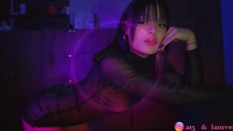 Snapshot of scarlett_v3la chatting on 02-18-25, 04:15 Scarlett online show from 02-18-25, 04:15