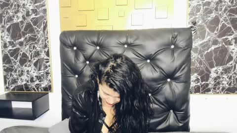 Snapshot of scarlett_w0lf chatting on 01-16-25, 03:35 Scarlett online show from 01-16-25, 03:35