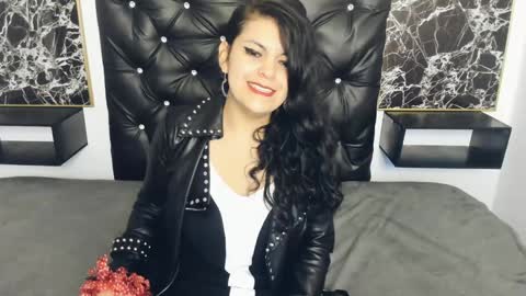 Snapshot of scarlett_w0lf chatting on 01-29-25, 04:30 Scarlett online show from 01-29-25, 04:30