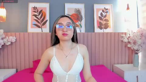 Snapshot of scarlett_white__ chatting on 06-22-26, 12:35 Scarlett online show from 06-22-26, 12:35