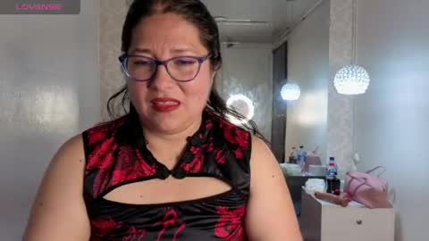 Snapshot of scarlett_widow chatting on 06-03-26, 03:20 scarlett_widow online show from 06-03-26, 03:20
