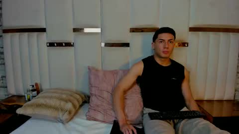 Scarlett and Lucas online show from 01-15-26, 08:23