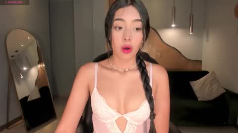 Sacrlett Blaze online show from 12-19-25, 01:07