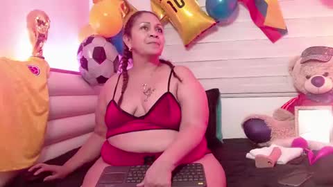 Snapshot of scarlettbooty chatting on 06-14-26, 11:45 scarlettbooty online show from 06-14-26, 11:45