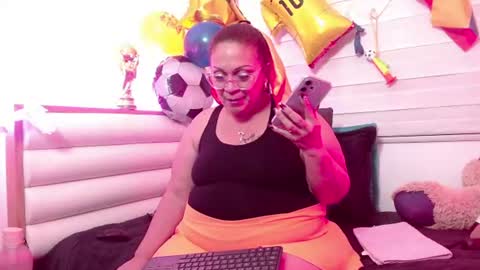 Snapshot of scarlettbooty chatting on 06-19-26, 11:03 scarlettbooty online show from 06-19-26, 11:03