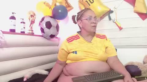 Snapshot of scarlettbooty chatting on 06-24-26, 12:53 scarlettbooty online show from 06-24-26, 12:53