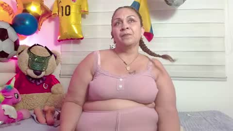 Snapshot of scarlettbooty chatting on 07-15-26, 02:11 scarlettbooty online show from 07-15-26, 02:11