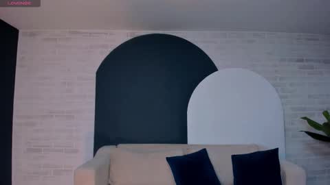 Snapshot of scarlettboss_ chatting on 12-18-25, 10:43 Scarlett online show from 12-18-25, 10:43