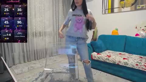 Snapshot of scarlettemptations chatting on 12-18-25, 04:51 Scarlett online show from 12-18-25, 04:51