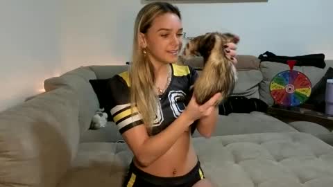 Scarlett online show from 10-26-25, 09:21