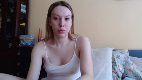 Snapshot of scarlettford chatting on 12-22-24, 09:44 Scarlett online show from 12-22-24, 09:44